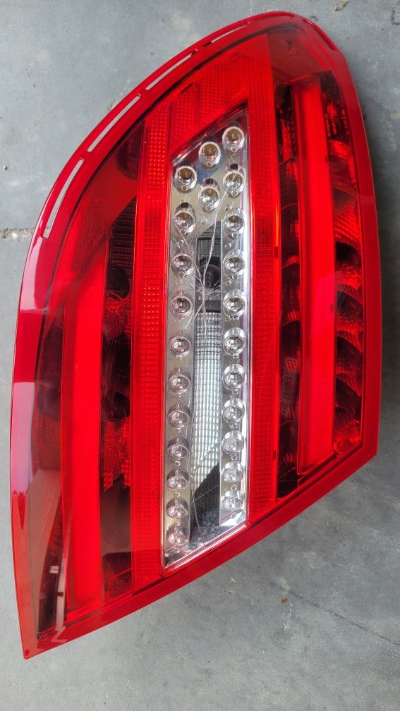 2014 Mercedes-Benz  C300 4Matic Left Driver Side Taillight 