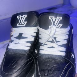 Louis Vuitton Trainer 'Embossed Monogram - Black'