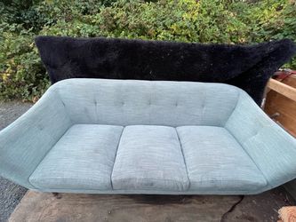 Tufted MCM 3 seater couch