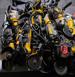 DEWALT
13  power grinders