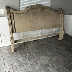 King Bed Solid Wood (great Quality) 