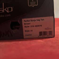 Dansko woman’s shoes