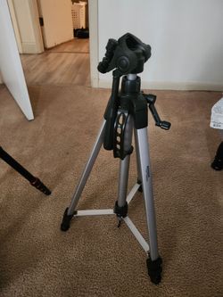 Amazon Basics Camera Tripod