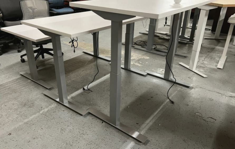 ELECTRIC HEIGHT ADJUSTABLE DESKS *can deliver*