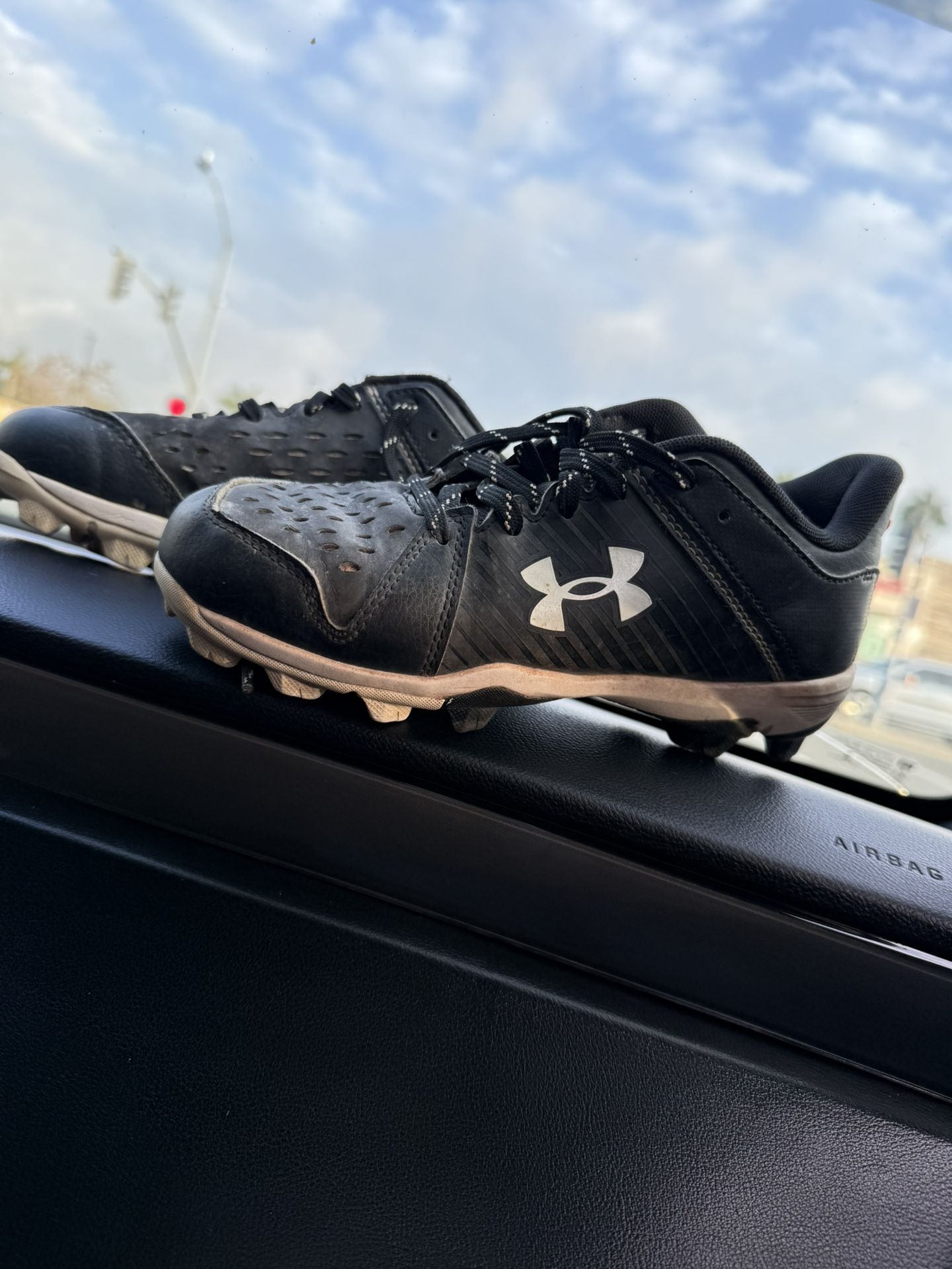 Baseball Cleats (Under Armour)