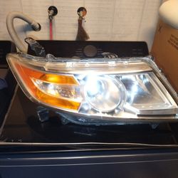 11-13 Honda Odyssey Headlight 