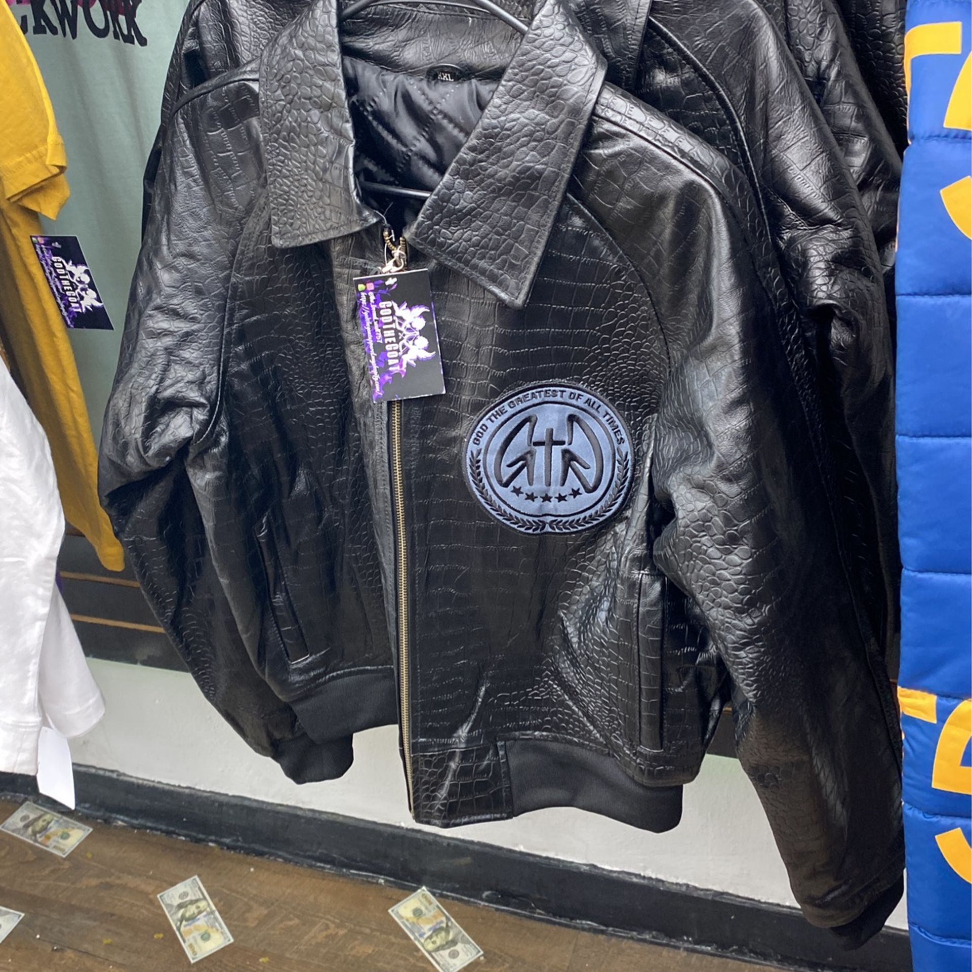 GTG Women’s Crop Leather Jacket