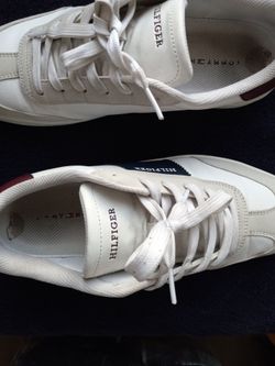Tommy Hilfiger men's Size9