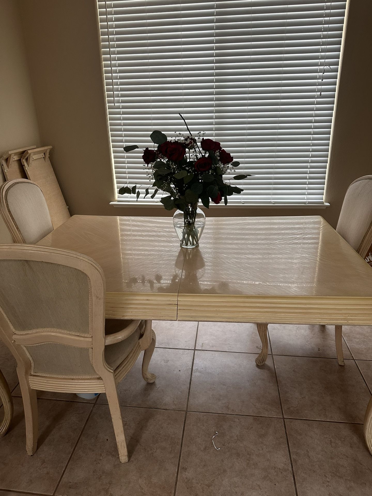 Beautiful Dinner Table With Two Leaves For Extension