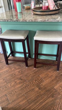 set of 4 counter height barstools