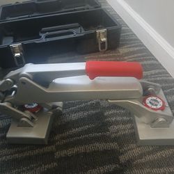Miny Carpet Stretcher. 