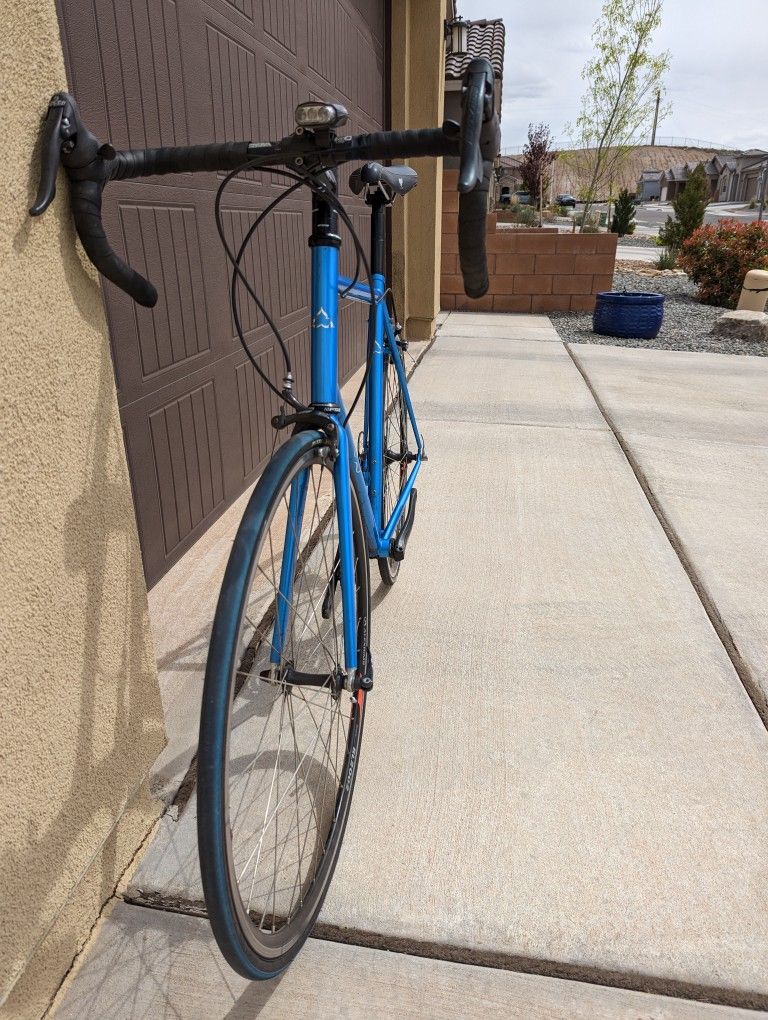 Good–56 2009 Rodriguez Road Bike