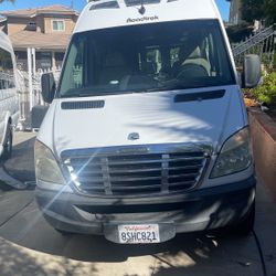 2007 Sprinter 2500 Rv  Road trek 