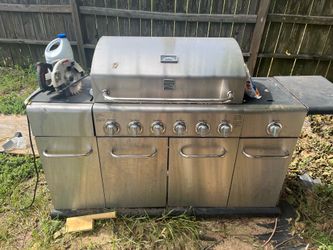 Gas grill
