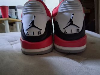Jordan 3 low fire red youth size 6.5