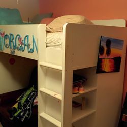 Girls Workspace/loft Bunk bend From IKEA 