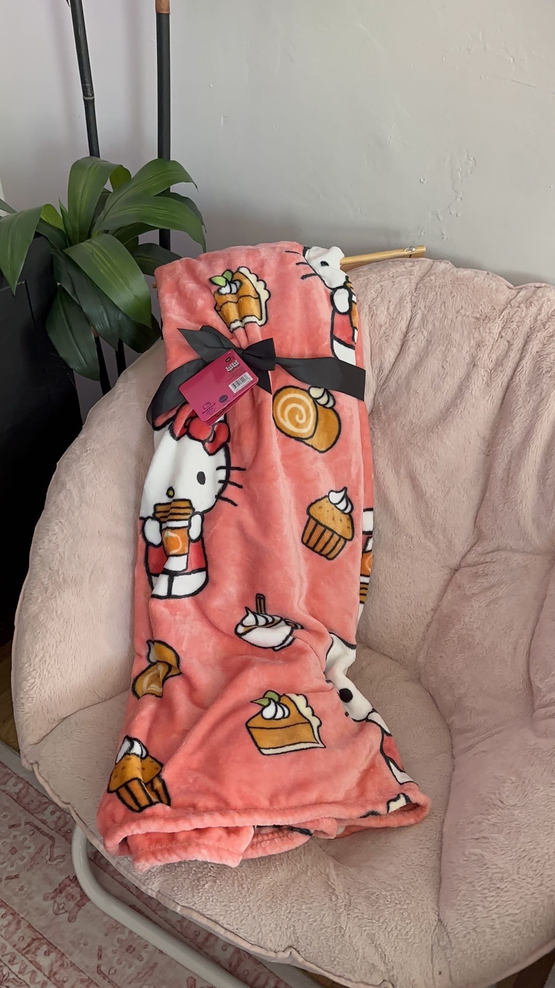 Hello Kitty Seasonal Blanket