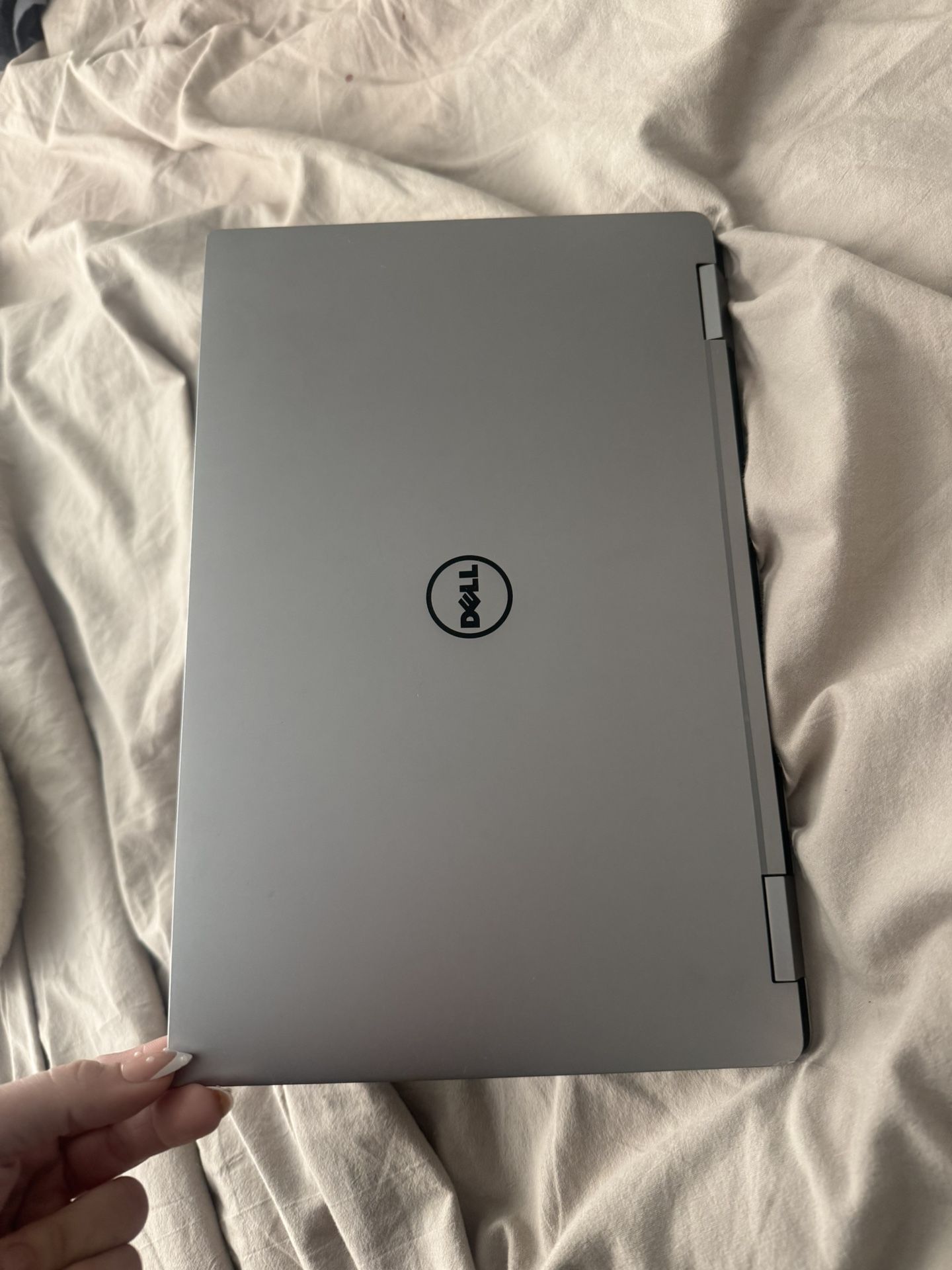 Dell XPS 13 9365 – i7, 16GB RAM, Touchscreen 2-in-1 Laptop