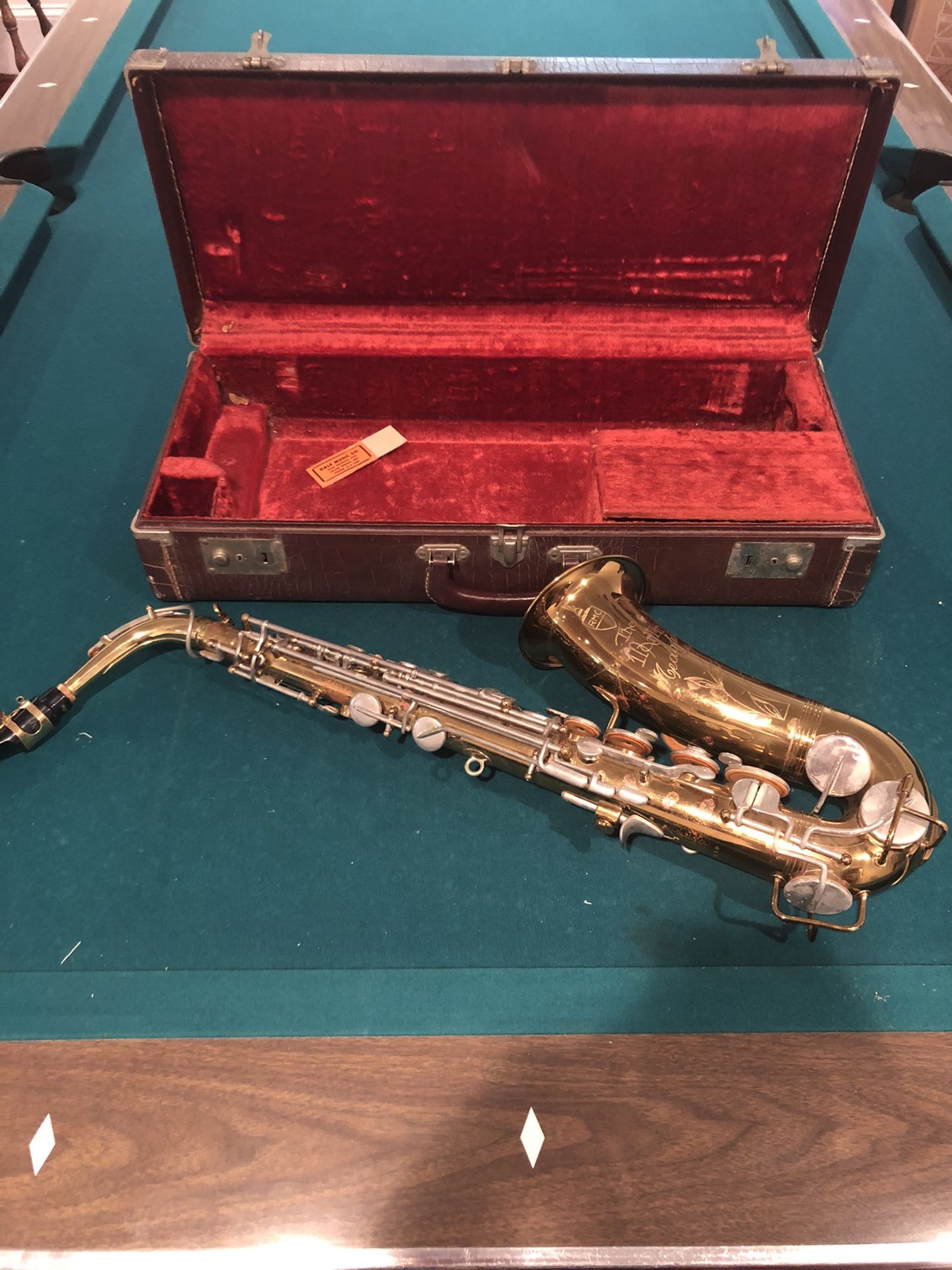 Old Saxophone 