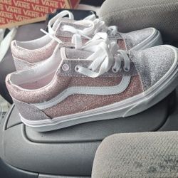 New Girls VANS Size 3. Only Worn 2 Times.  