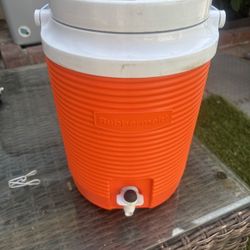 3 Gallon Rubbermaid Jug 