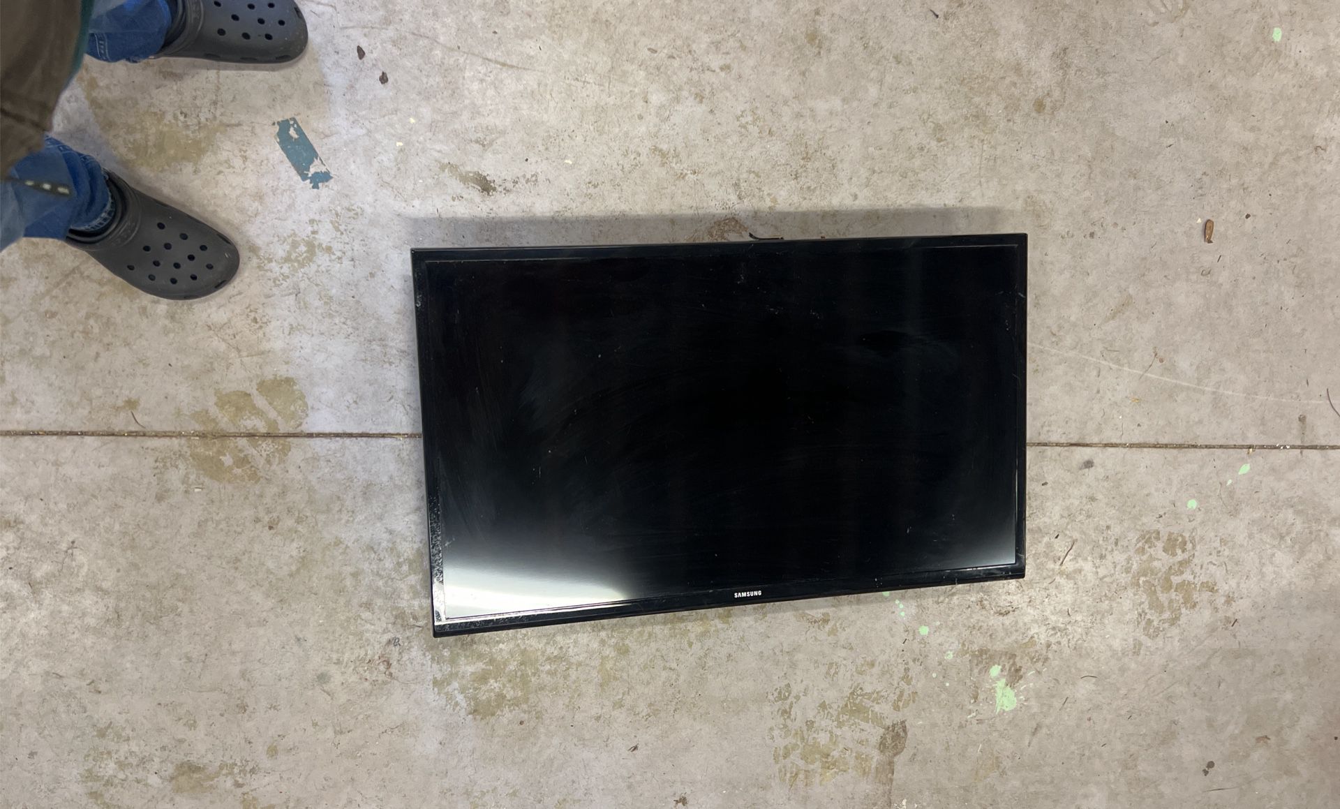 35” Samsung Tv