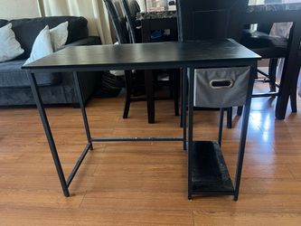 Desk table