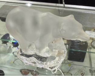 Goebel Frosted Crystal Polar Bear & Cub Figurine on Clear Ice 3 ½”x 3”