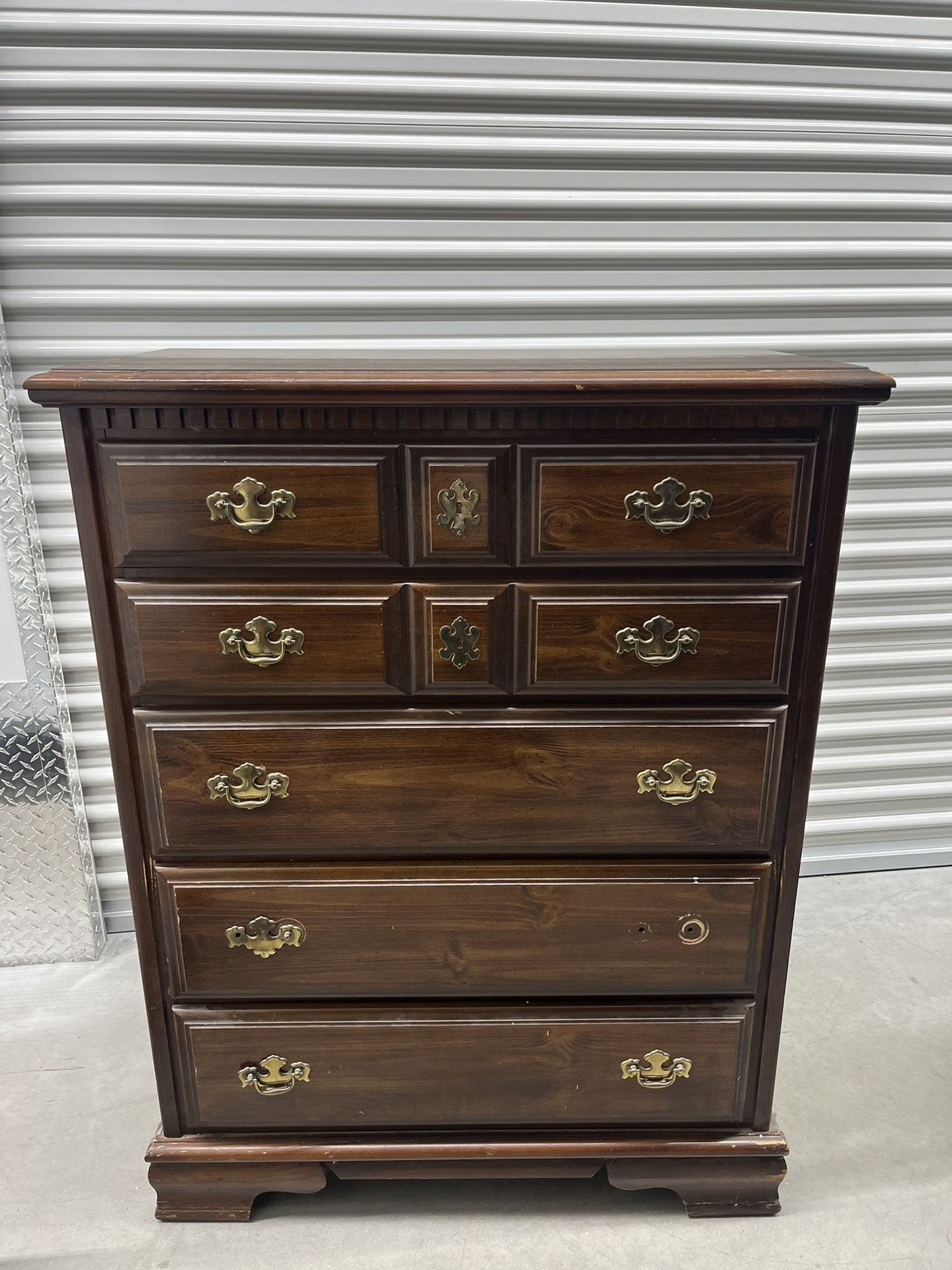 Vintage Bassett 5 Drawer Dresser