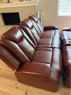 Sofa and loveseat recliners // leather