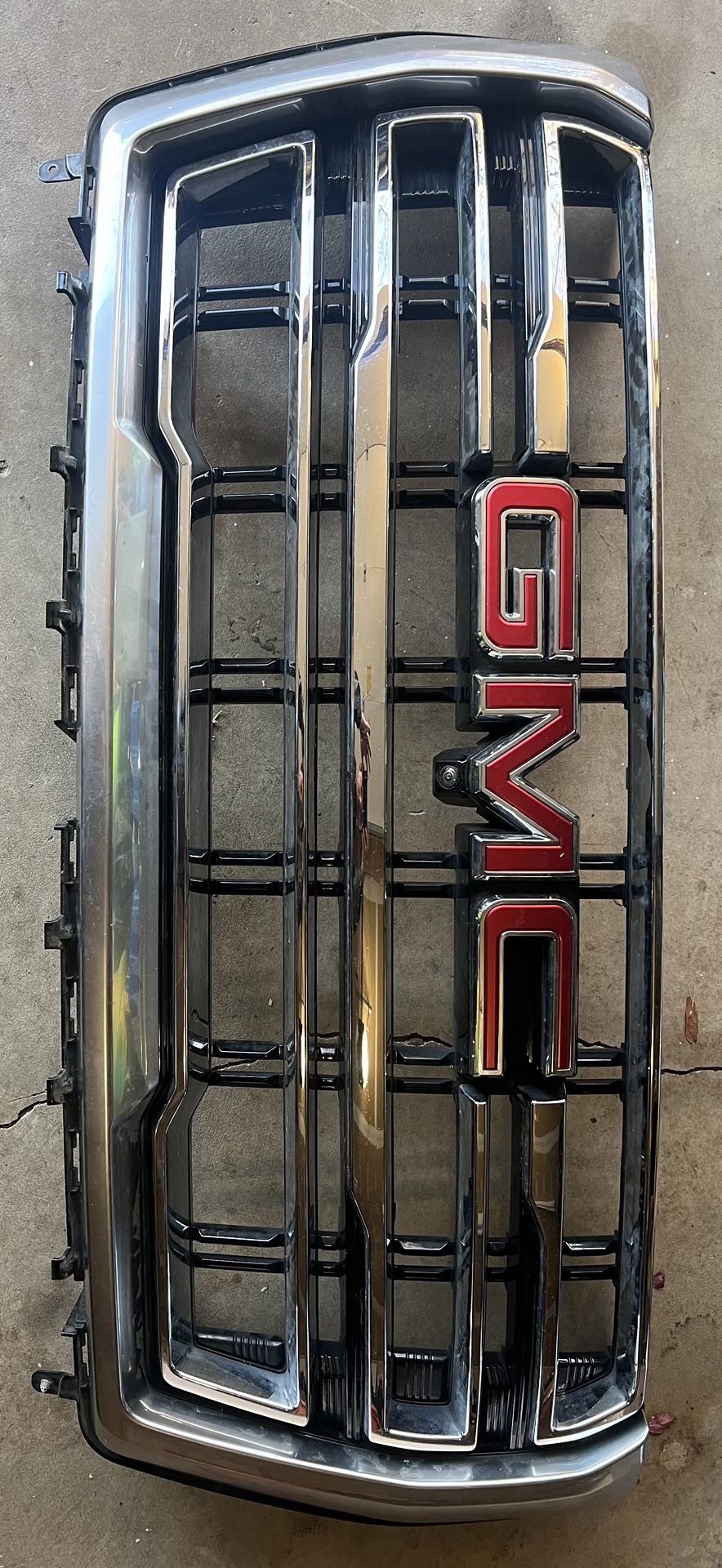 GMC Yukon Grill