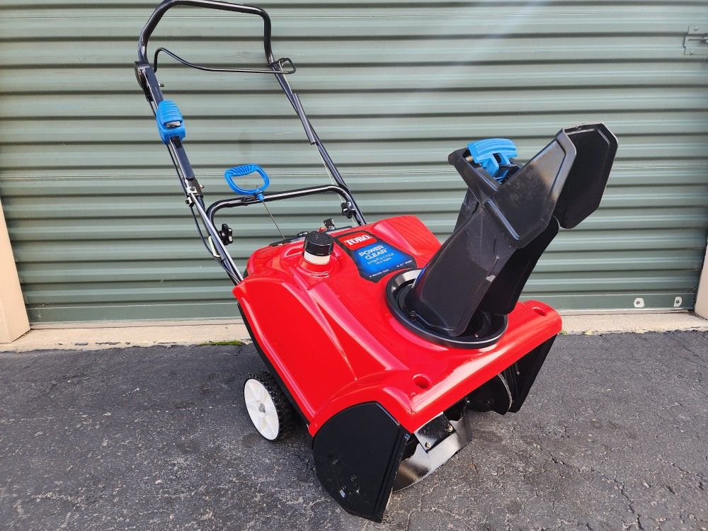 Toro Power Clear 141cc GAS Snow Blower Single Stage WORKS GREAT! PRICE IS FIRM for Sale in Fort