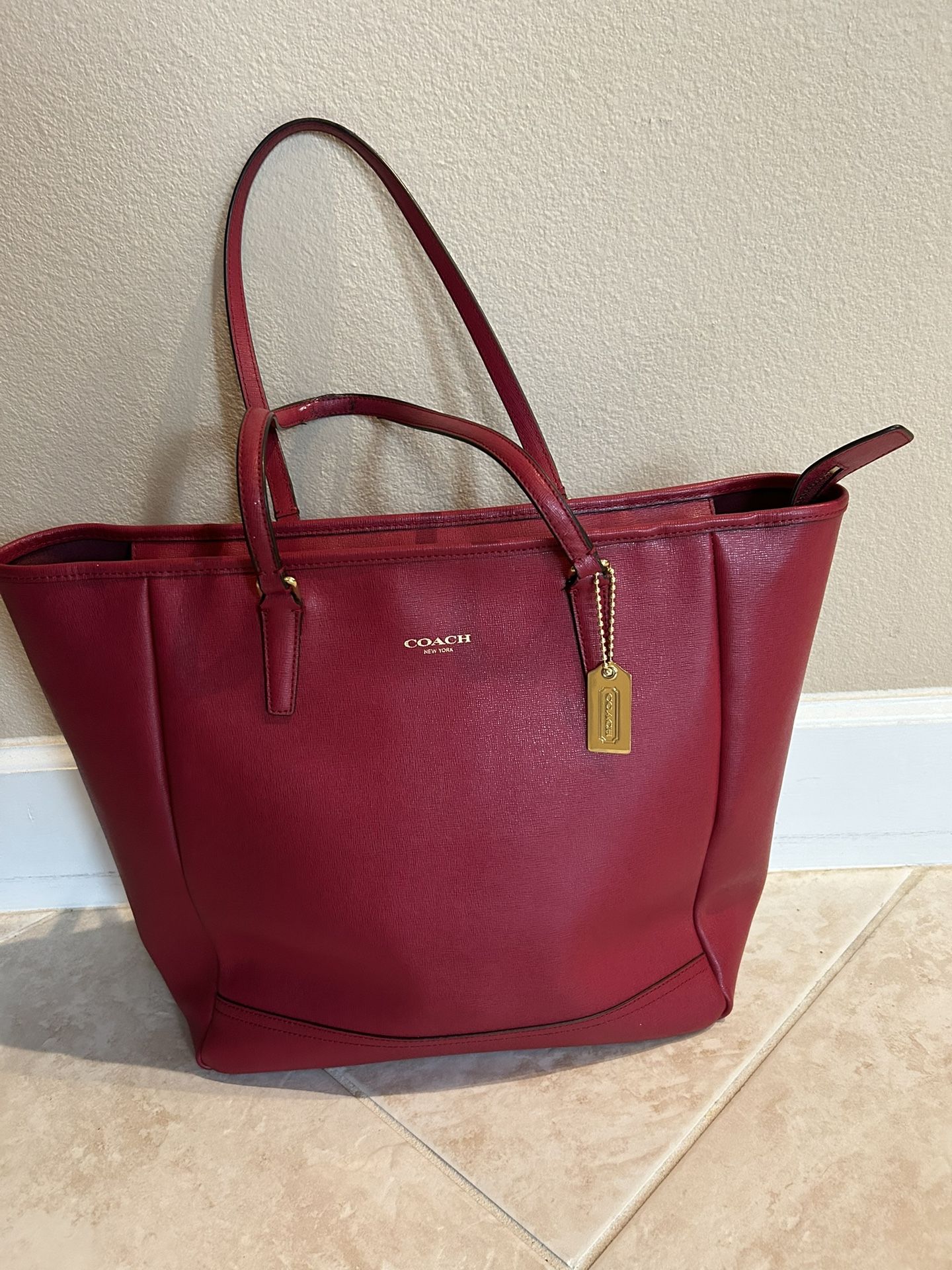 Ladies Coach Saffiano Medium Tote
