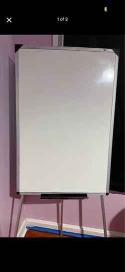 White board with expo markers !