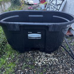 Rubbermaid Trough 100 Gallon