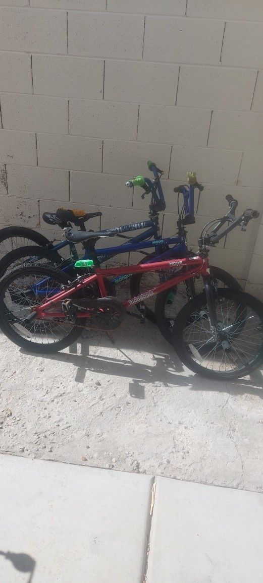 Set Of 3 Mongoose Bikes