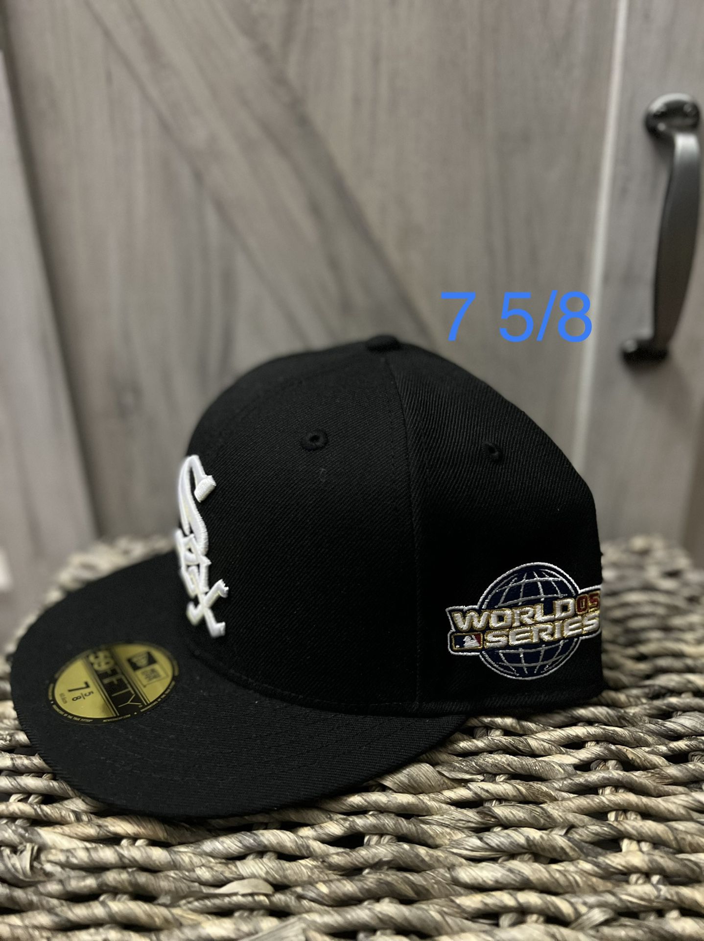 Chicago White Sox World Series Patch New Era Fitted Hat Size 7 5/8 for Sale  in Fontana, CA - OfferUp