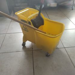 Rubbermaid Mop Bucket