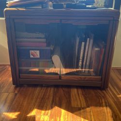 CABINET W/GLASS DOORS
