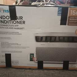 Brand new never used Hisense lrg rm Window air conditioner w/Connect life