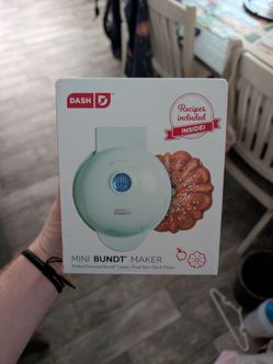 Dash brand mini bundt maker