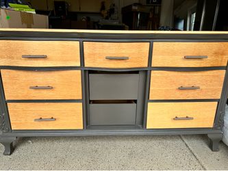 Solid Wood 9-Drawer Dresser