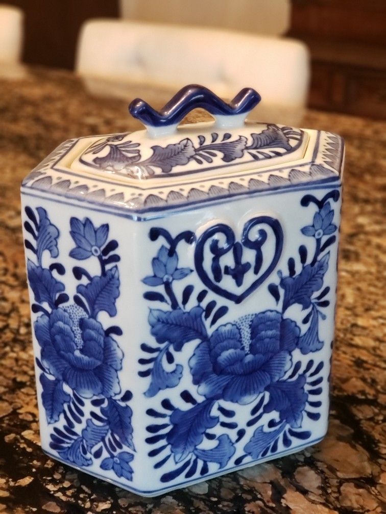 Blue And White Porcelain Dish