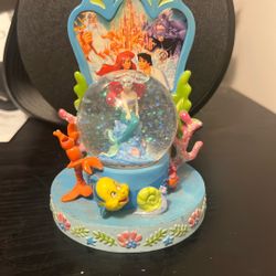Little mermaid, snow globe