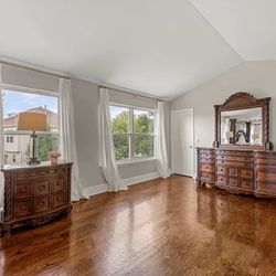 Beautiful King Size Bedrooms For Sale !! 