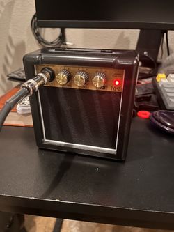Portable 5watt 9v battery powered mini amp