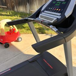 Treadmill, Proform, super high end, auto incline, clean, super cushion walking,lots of programs