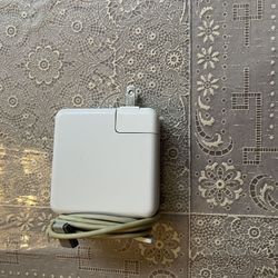 AC Adapter