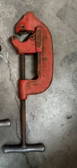 Ridgid 4-S 2 to 4 inch Heavy Duty Pipe Cutter