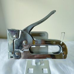 New ARROW® brand staple holder
